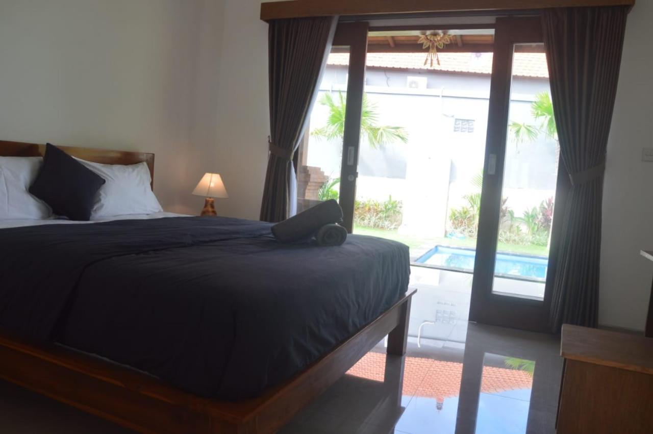 Wiryaroja Guest House Canggu  Luaran gambar