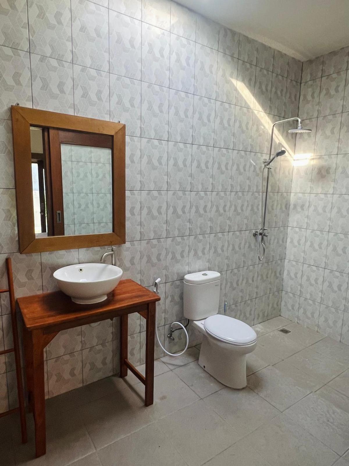 Wiryaroja Guest House Canggu  Luaran gambar